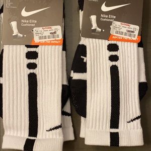 White Nike Cushioned Elite Socks